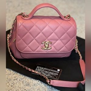 Chanel caviar leather handbag Pristine condition